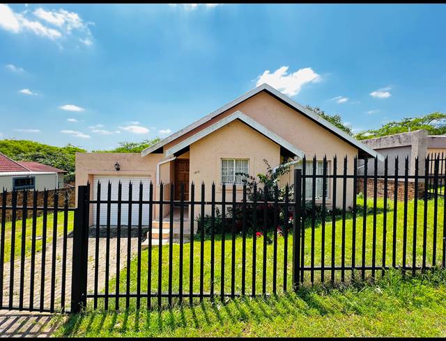 2 BEDROOM FREEHOLD FOR SALE IN STONEHENGE EXT 5